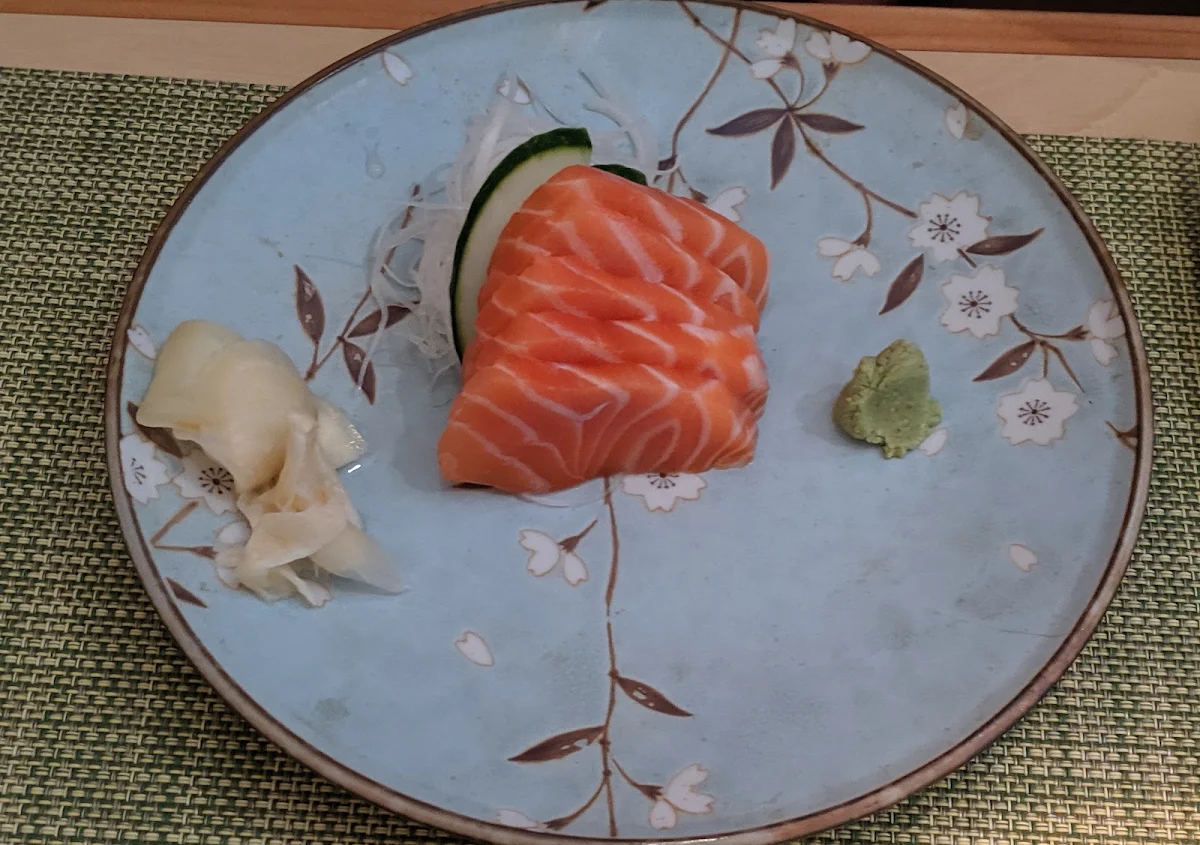 Salmon Sashimi 鮭